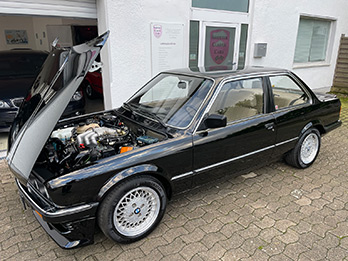BMW 323 i